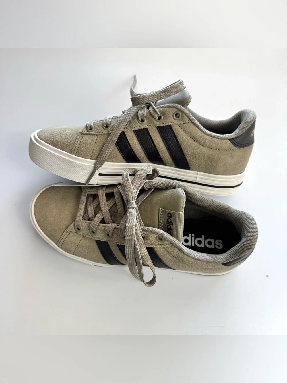 NWT Adidas Daily 4.0 Sneakers Lace Olive Green Men’s Sz 5.5 Womens Sz 6.5 Shoes